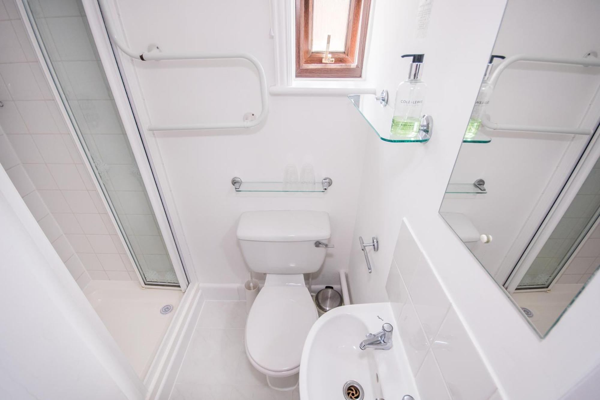 The Mariners Guest House Poole Bagian luar foto
