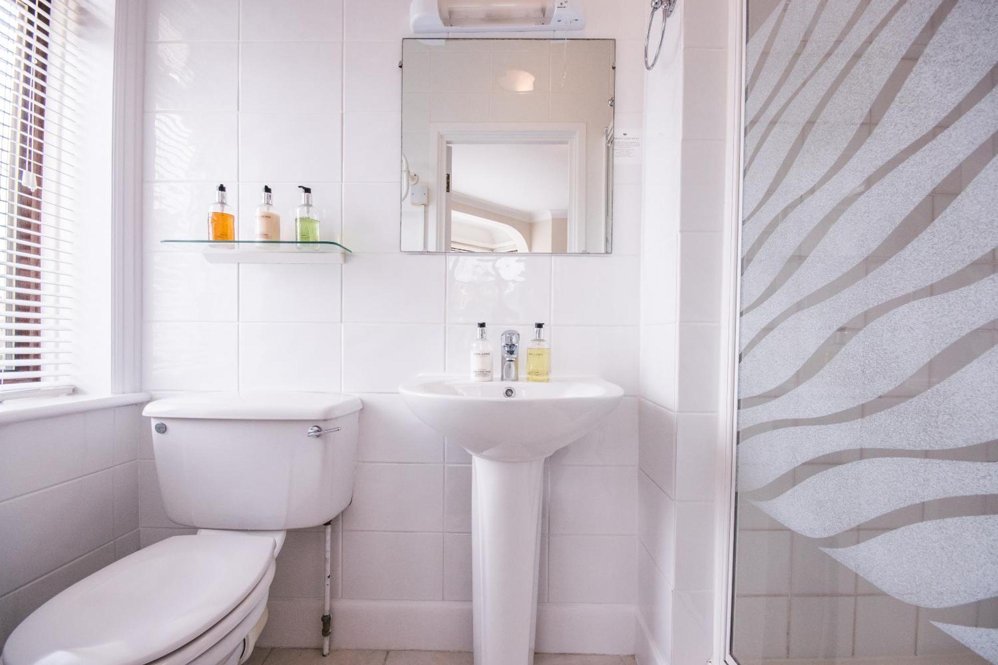 The Mariners Guest House Poole Bagian luar foto